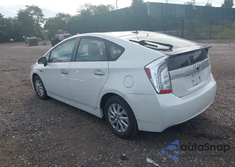 2013 Toyota Prius Plug-In z USA, uszkodzony, nr VIN JTDKN3DP8D3042522